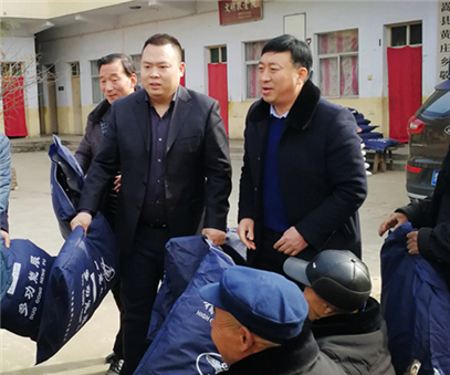 民建“組團(tuán)”慰問，企業(yè)送溫暖到家